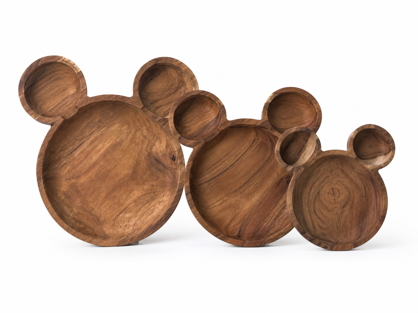 Mouse-shaped teakwood plates in small medium and large sizes