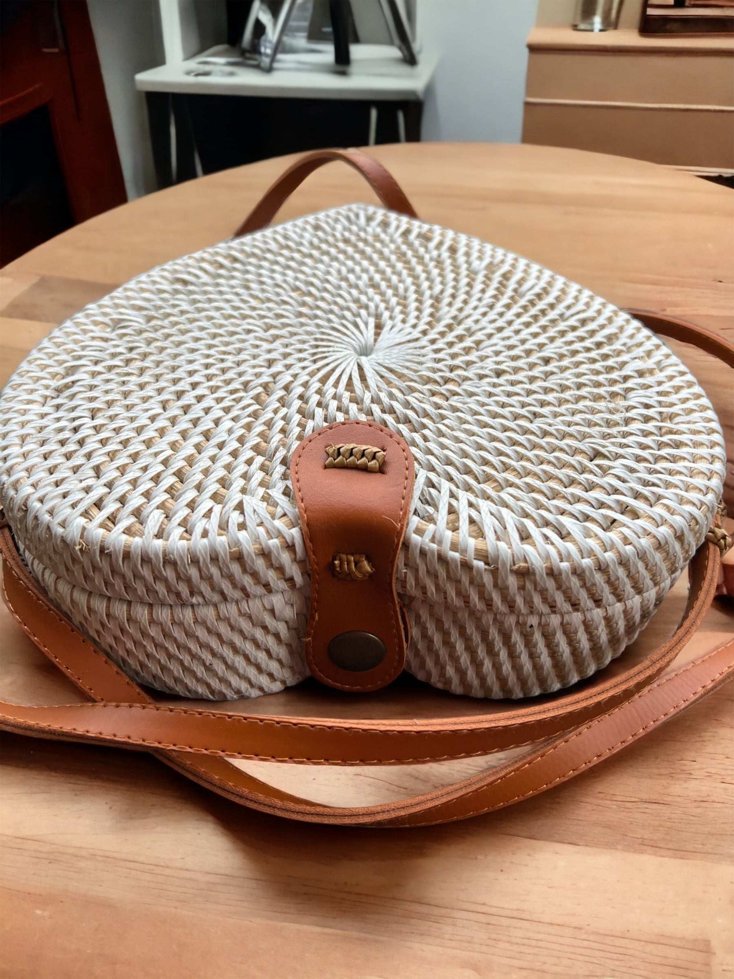 Stylish Heart-Shaped Rattan Crossbody Bag – Unique & Trendy Gift