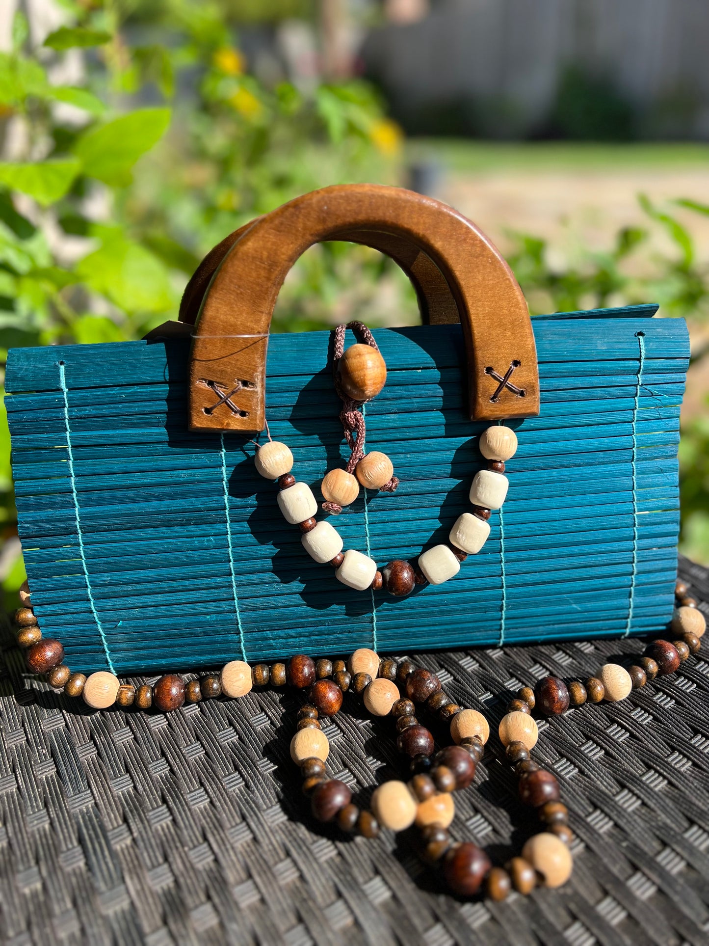 Eco-Chic Elegance: Stylish Crossbody Bamboo Bag