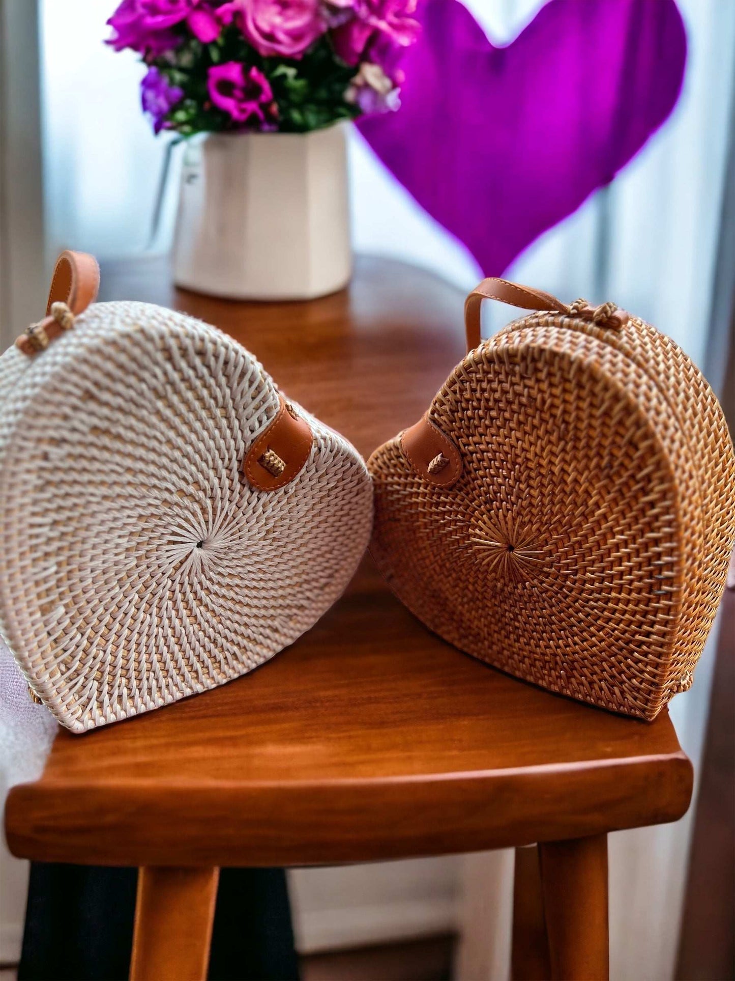 Stylish Heart-Shaped Rattan Crossbody Bag – Unique & Trendy Gift